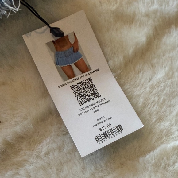 SHEIN Denim Mini Skirt with Belt - Picture 2 of 5